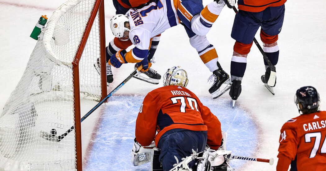 Islanders Advance in N.H.L. Playoffs Past Washington Capitals